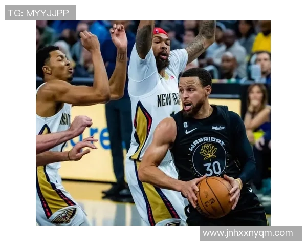 凯尔特人迎战雄鹿对决 聚焦东部季后赛激烈角逐与明星球员表现