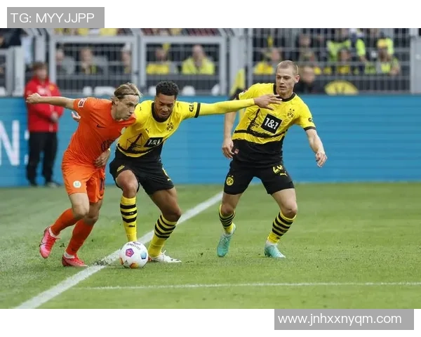 多特蒙德与沃尔夫斯堡激战正酣，赛场争锋再度上演经典对决