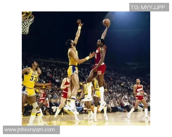 摩西马龙的篮板传奇与NBA内线统治时代的崛起之路