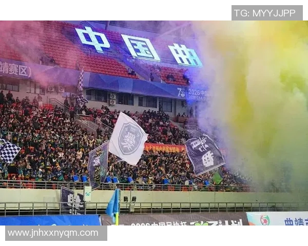 绿茵逐梦热血争锋见证足球激情与荣耀时刻 绿茵逐梦热血争锋见证足球激情与荣耀时刻