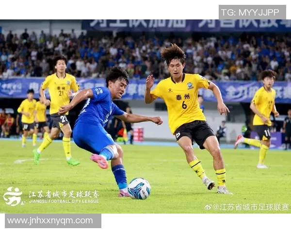 聚焦足球运动员成长轨迹与赛场荣耀的深度全景观察纪实报道精选